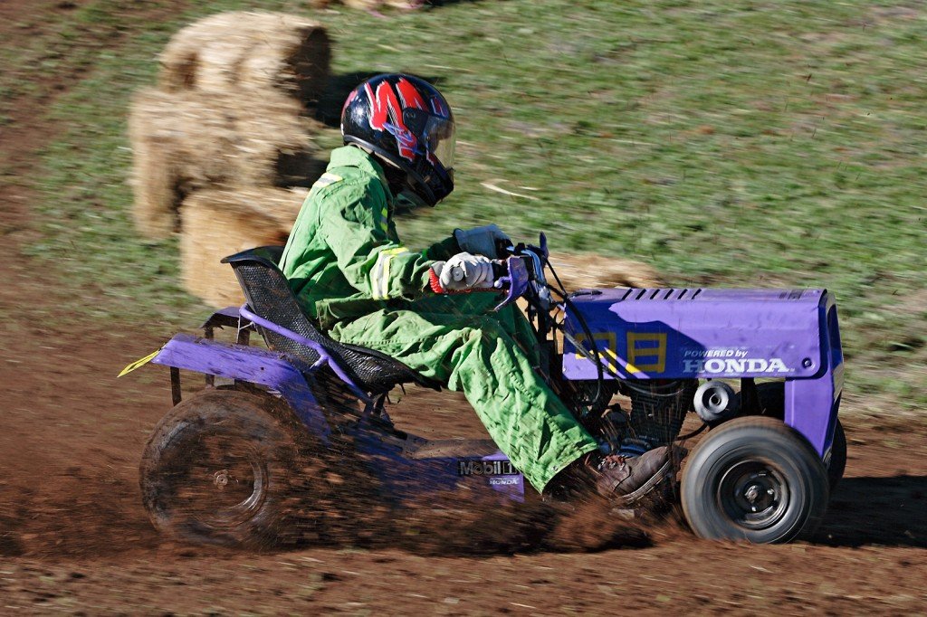 2007_swifts_creek_lawnmower_races03